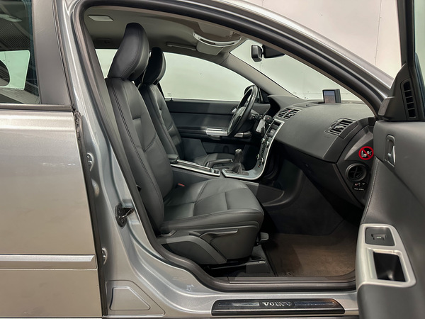 Volvo V50, 2011, 1.6 dīzelis, manuāla