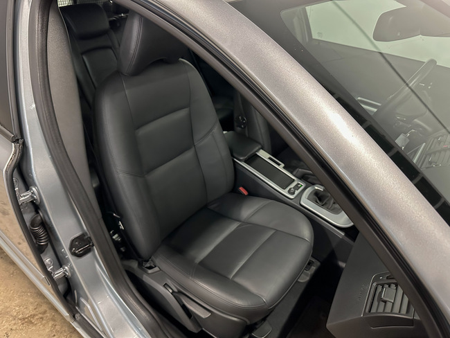 Volvo V50, 2011, 1.6 dīzelis, manuāla