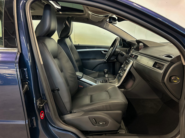 Volvo V70, 2012, 2.0 dīzelis, manuāla