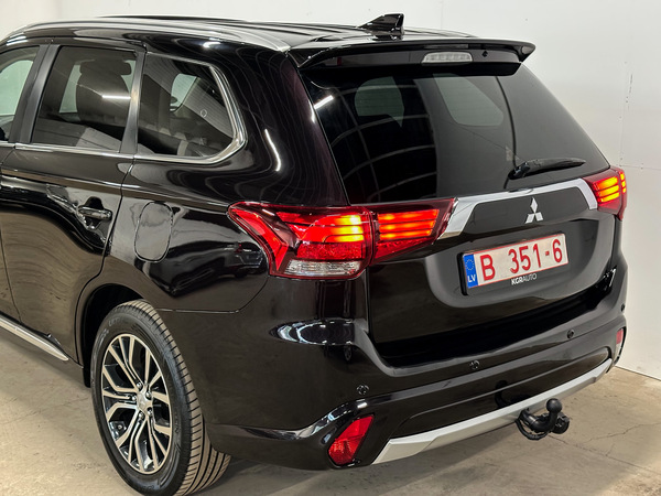 Mitsubishi Outlander, 2015, 2.0 hibrīds, automāts