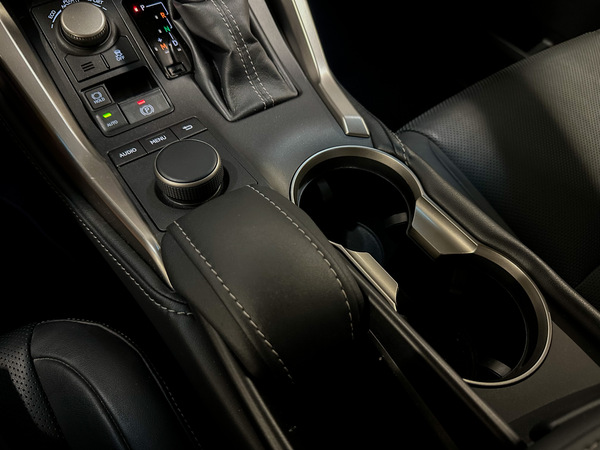 Lexus NX, 2015, 2.0 benzīns, automāts