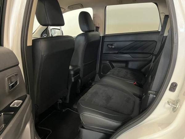 Mitsubishi Outlander, 2015, 2.0 hibrīds, automāts