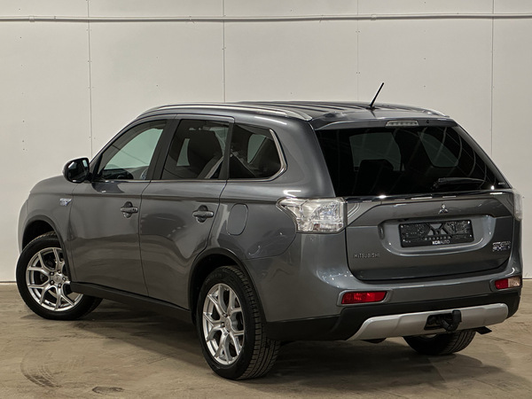 Mitsubishi Outlander, 2015, 2.0 hibrīds, automāts
