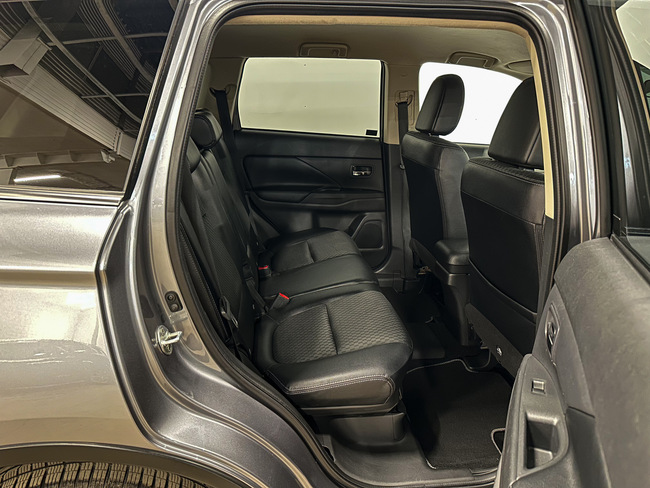 Mitsubishi Outlander, 2015, 2.0 hibrīds, automāts