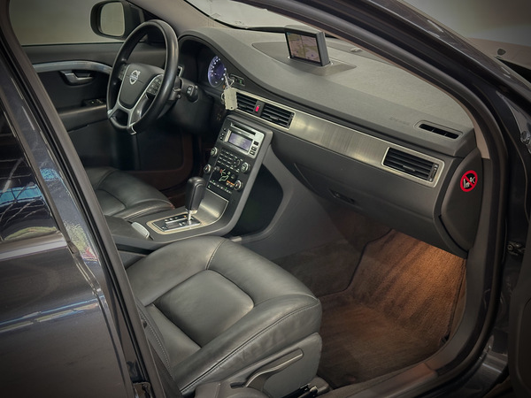 Volvo V70, 2010, 2.4 dīzelis, automāts