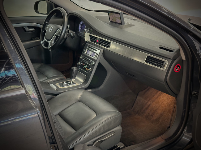 Volvo V70, 2010, 2.4 dīzelis, automāts