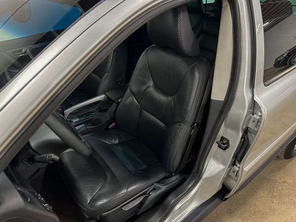 Volvo XC70, 2005, 2.4 dīzelis, manuāla