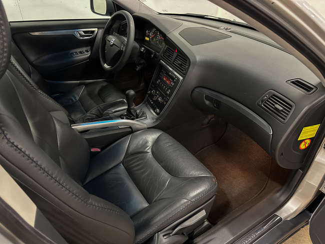 Volvo XC70, 2005, 2.4 dīzelis, manuāla